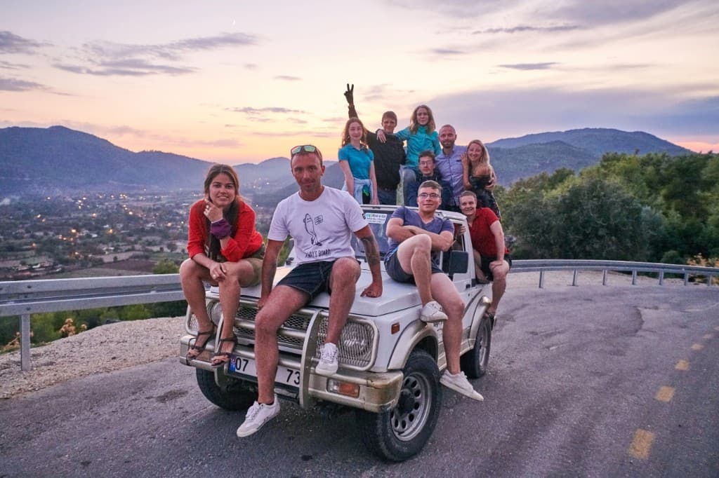 4×4 jeep · ride to launch